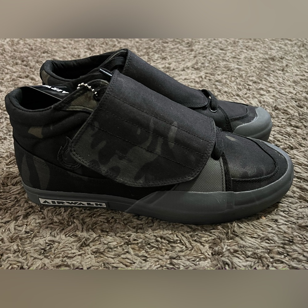 NEW RARE Limited Edition Airwalk VIC Mens 9 Black Camouflage Camo GBRS Firebird